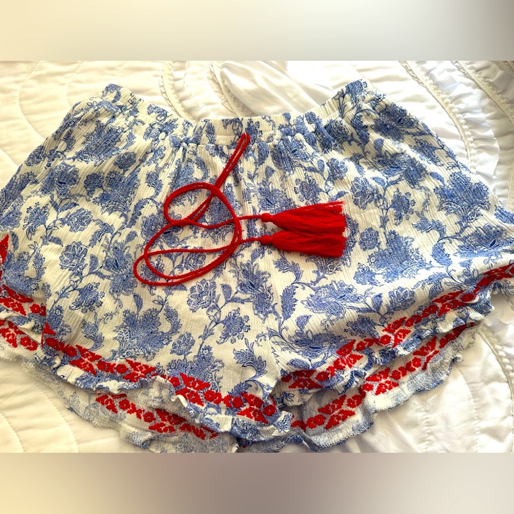 Twig by Petal Womens Floral Boho Shorts Blue White‎ Red Tassel Embroidery Medium